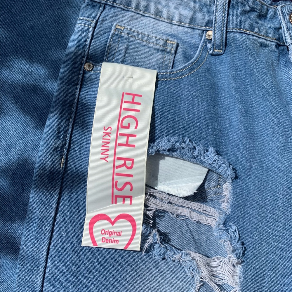 NWT distressed high rise Bamboo jeans - Picture 5 of 7
